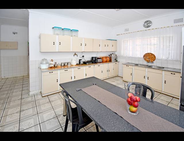 4 BEDROOM HOUSE FOR SALE IN CROSBY
